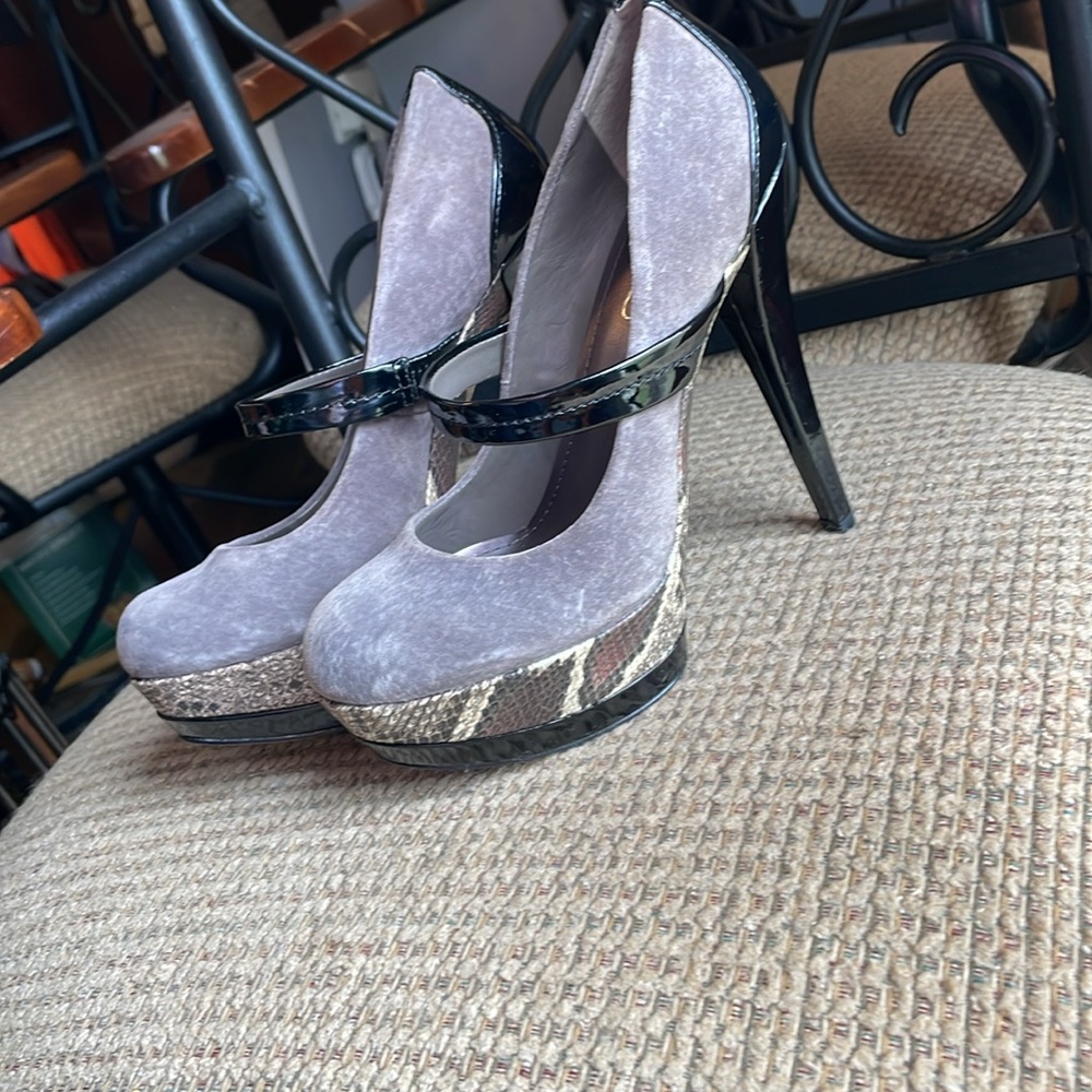 Jessica Simpson stilletos size 6